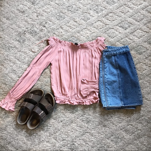 Forever 21 Tops - Forever 21 Off the Shoulder Top